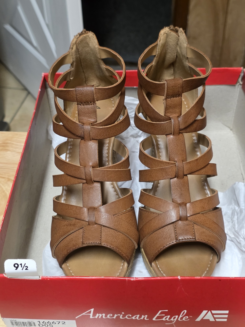 American Eagle Outfitters Tan Strappy Gladiator Sandals - Women 9.5